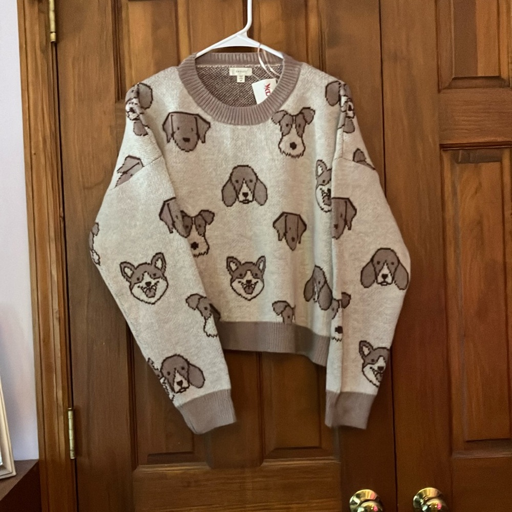 Debut sweater